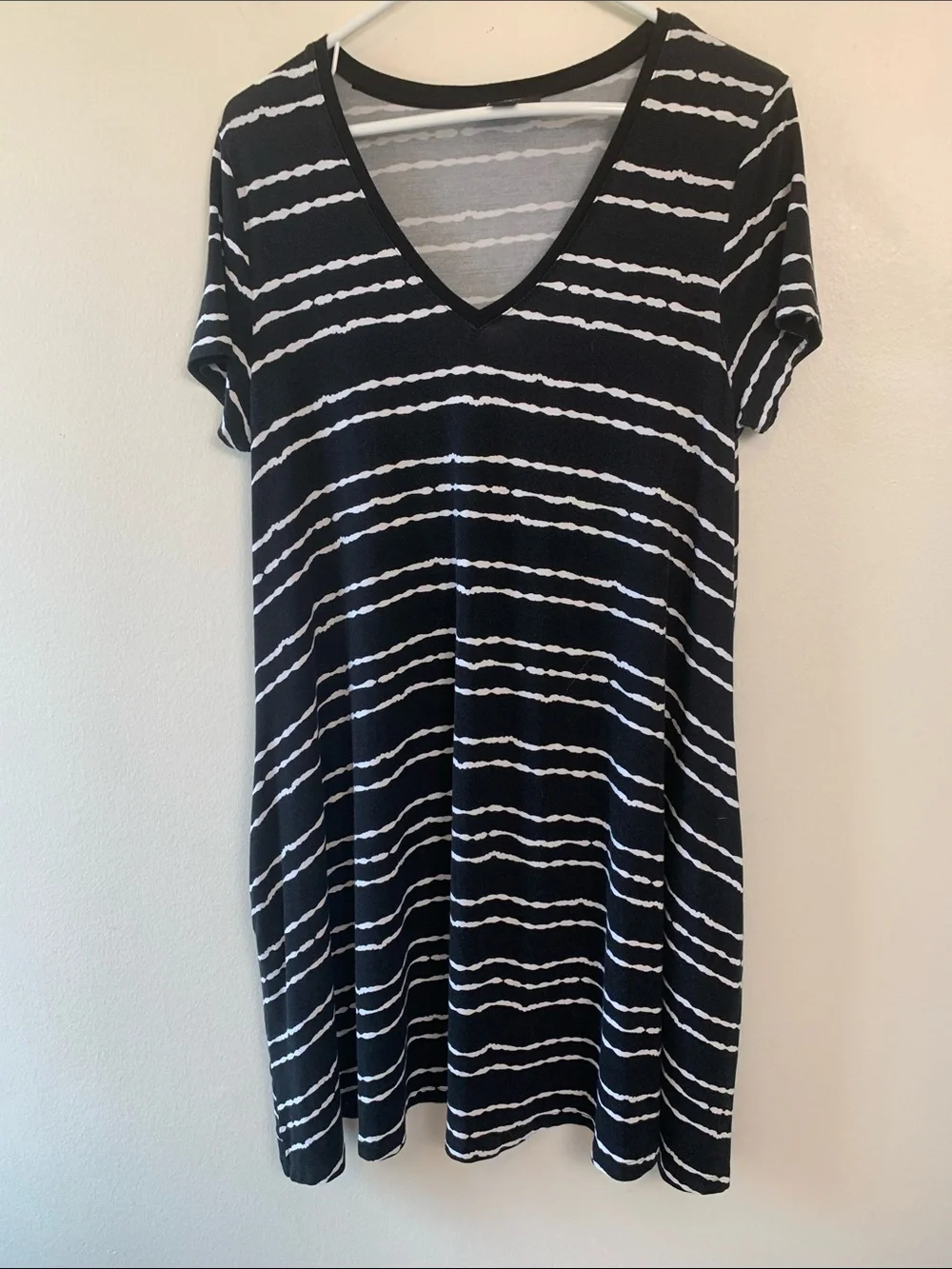 Lord & Taylor Petite Black & White Striped Midi Dress, Pockets, Stretch - Picture 3 of 10